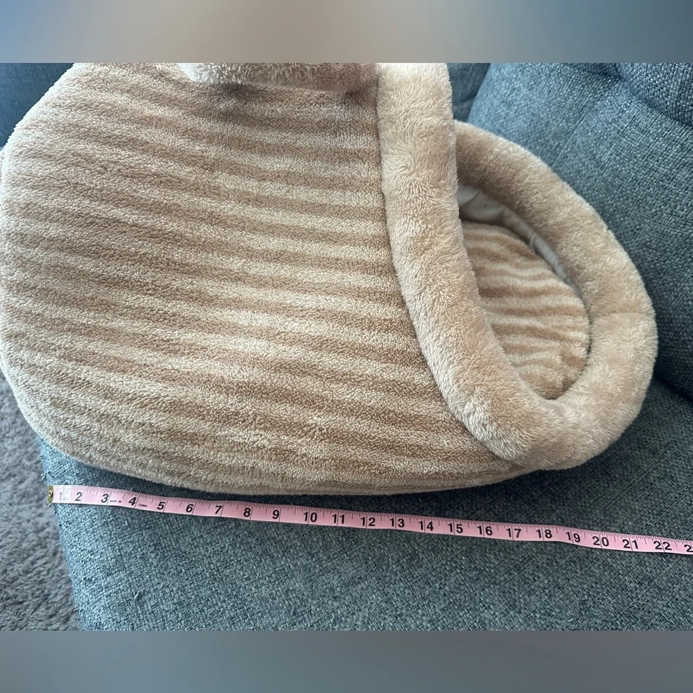 Cozy Hideaway Pet Bed by Zentric